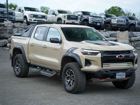 Used 2024 Chevrolet Colorado ZR2 w/ Safety Package AWD/4WD image 3
