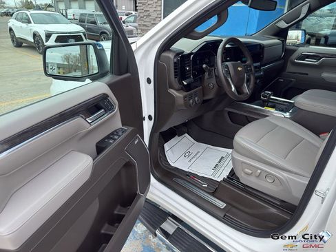 Used 2025 Chevrolet Silverado 1500 LTZ w/ Z71 Off-Road Package AWD/4WD image 15