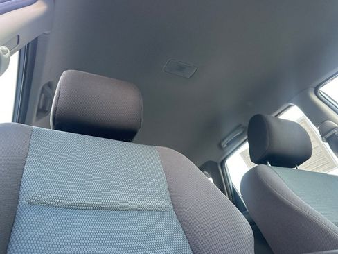 Used 2005 Toyota Matrix XR image 17