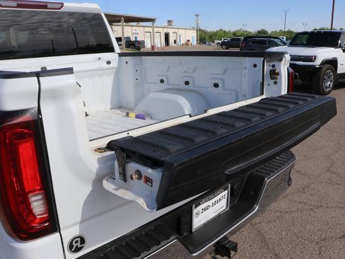Used 2024 GMC Sierra 1500 SLT AWD/4WD image 29