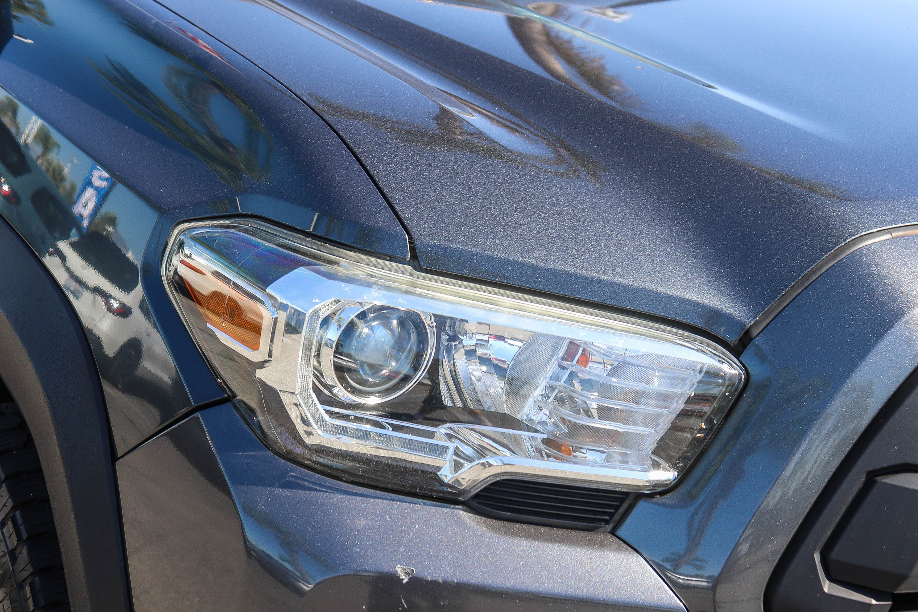 Used 2020 Toyota Tacoma TRD Off-Road w/ Technology Package AWD/4WD image 6