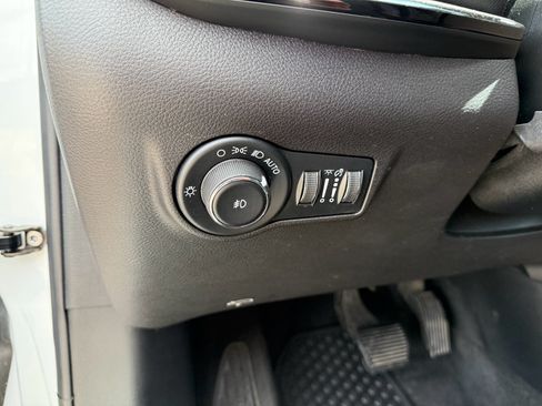 Used 2023 Jeep Compass Trailhawk AWD/4WD image 17
