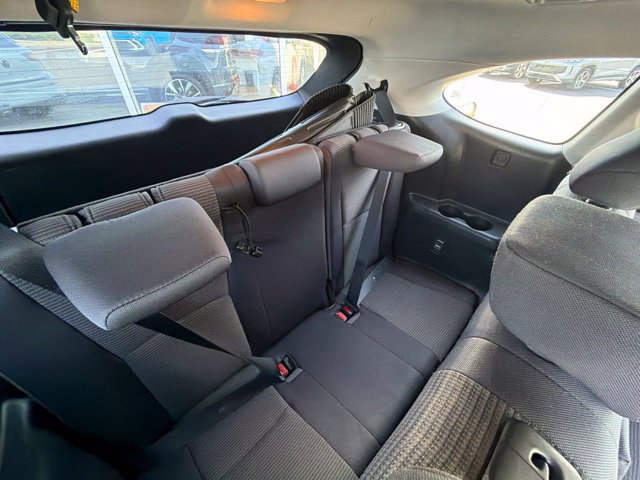 Used 2021 Toyota Highlander LE AWD/4WD image 15