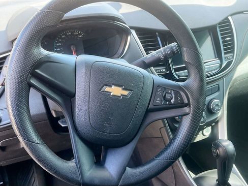Used 2018 Chevrolet Trax LS FWD image 11