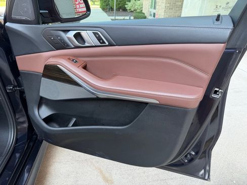 Used 2019 BMW X5 xDrive50i w/ M Sport Package AWD/4WD image 30