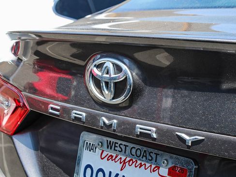 Used 2023 Toyota Camry SE FWD image 17