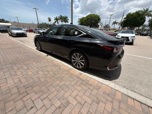 Used 2019 Lexus ES 300h w/ Premium Package FWD image 7