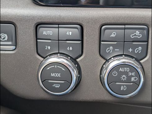 Used 2024 GMC Sierra 1500 SLT w/ SLT Premium Plus Package image 17