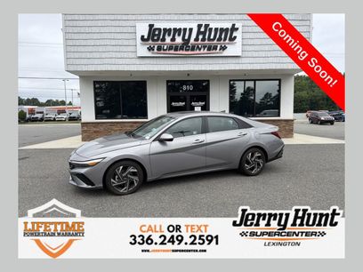 Used 2024 Hyundai Elantra SEL w/ Convenience Package