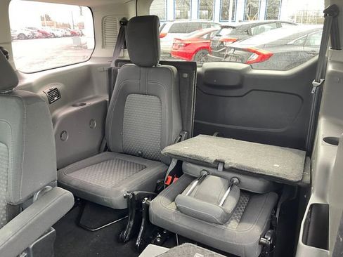 Used 2022 Ford Transit Connect XLT FWD image 17