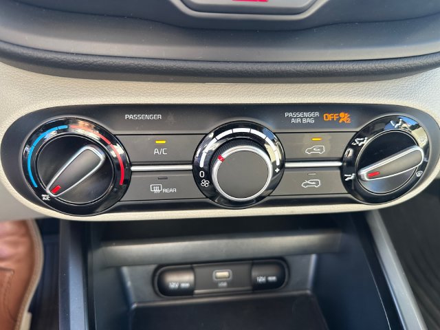 Used 2024 Kia Soul LX FWD image 14