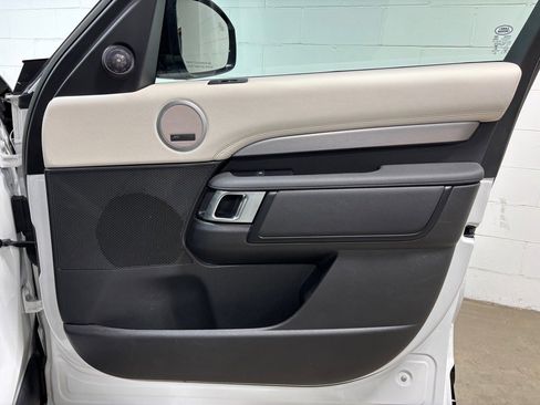 Used 2023 Land Rover Discovery S R-Dynamic image 33