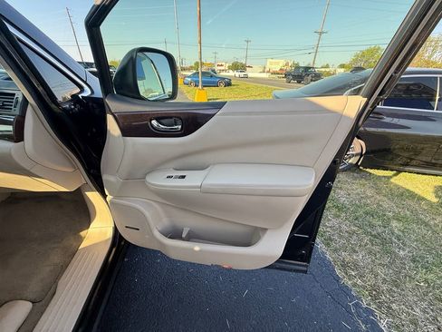 Used 2012 Nissan Quest LE image 21