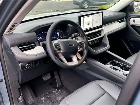 New 2026 Ford Explorer Active w/ Active Comfort Package image 6