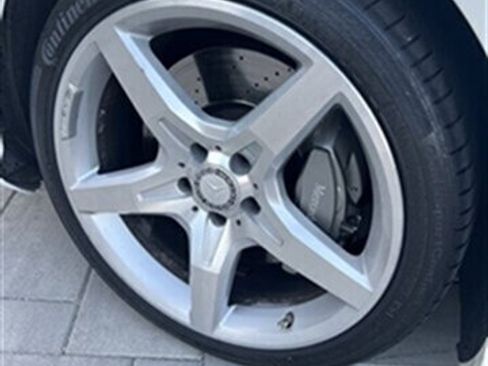 Used 2013 Mercedes-Benz SL 550 image 32