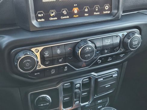 Used 2022 Jeep Wrangler Unlimited Sahara w/ Dual Top Group image 18