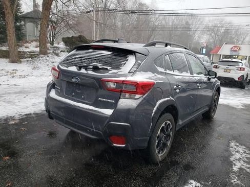 Used 2022 Subaru Crosstrek 2.0i Premium image 3