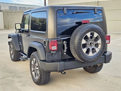 Used 2014 Jeep Wrangler Sport AWD/4WD image 7