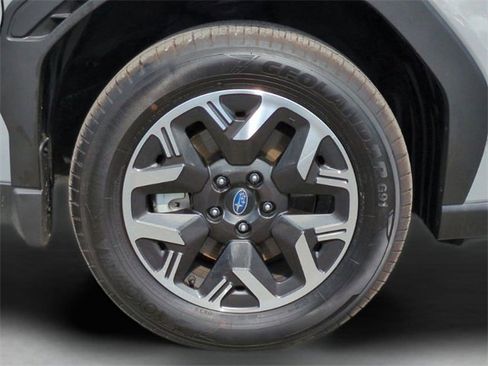 Used 2025 Subaru Forester Premium w/ Convenience Package #1 image 11