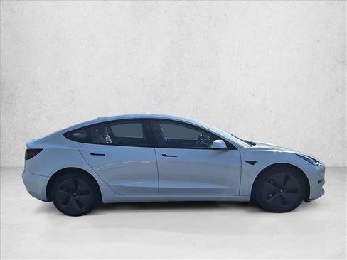 Used 2022 Tesla Model 3 image 4