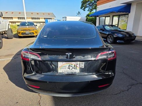 Used 2019 Tesla Model 3 Standard Range Plus image 4