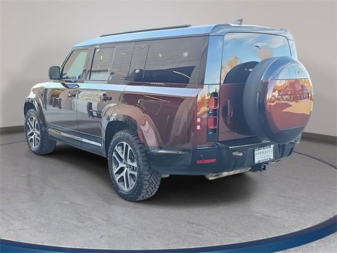 Used 2023 Land Rover Defender 130 X-Dynamic SE image 7