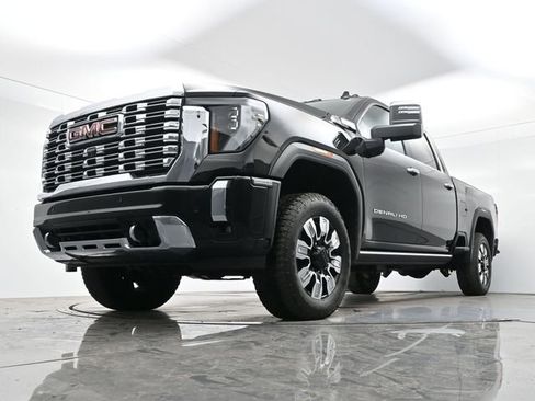 Used 2025 GMC Sierra 2500 Denali w/ Denali Reserve Package image 28