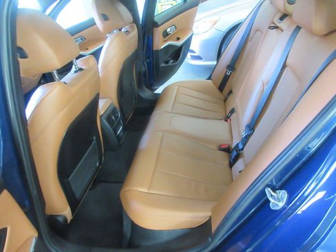 Used 2023 BMW 330i Sedan w/ Driving Assistance Package RWD image 39