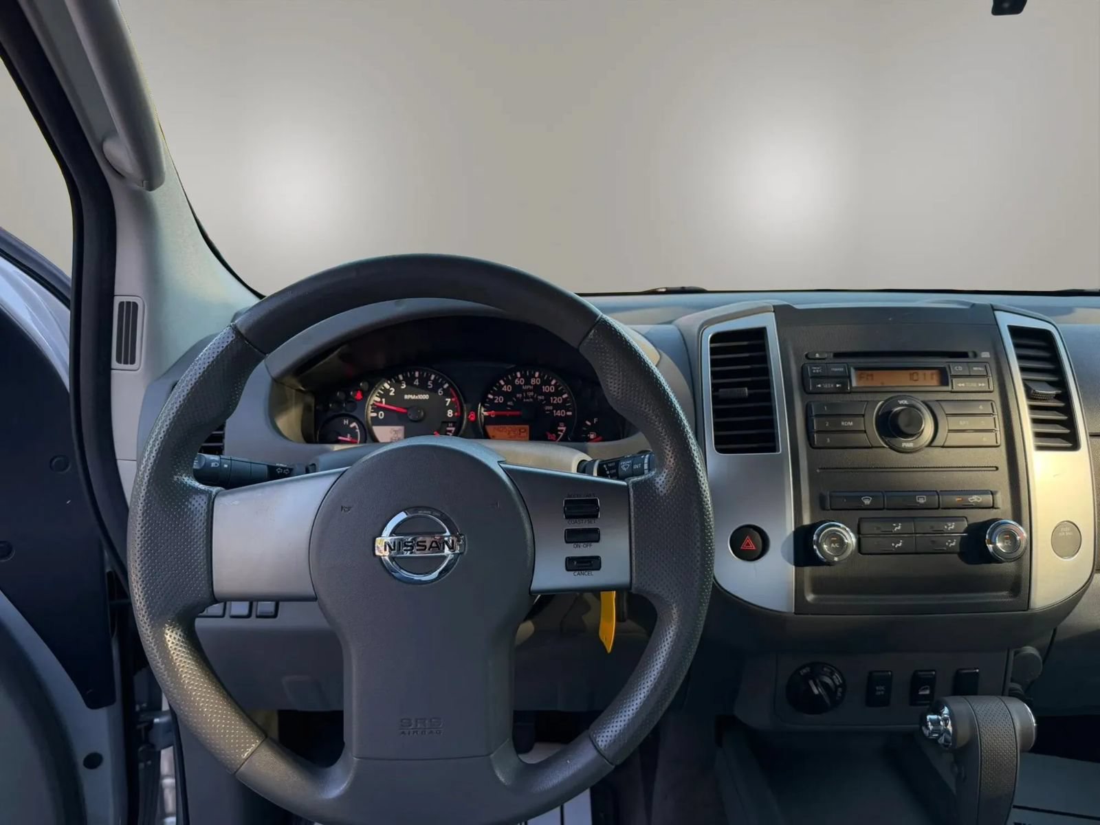 Used 2011 Nissan Frontier SV AWD/4WD image 14