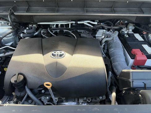 Used 2022 Toyota Highlander Platinum AWD/4WD image 18
