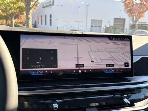 Used 2026 BMW X7 xDrive40i w/ M Sport Package image 28