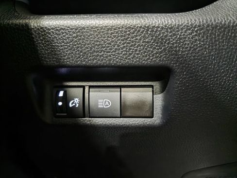 Used 2024 Toyota RAV4 LE AWD/4WD image 18