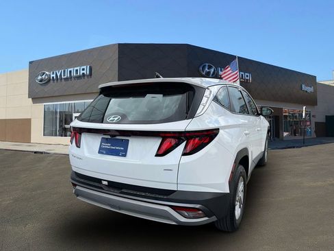 Certified 2025 Hyundai Tucson SE AWD/4WD image 3