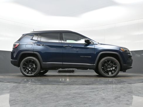 New 2026 Jeep Compass Latitude AWD/4WD image 16