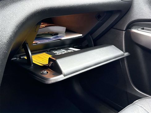 Used 2021 Jeep Cherokee Latitude Lux w/ Comfort/Convenience Group image 29