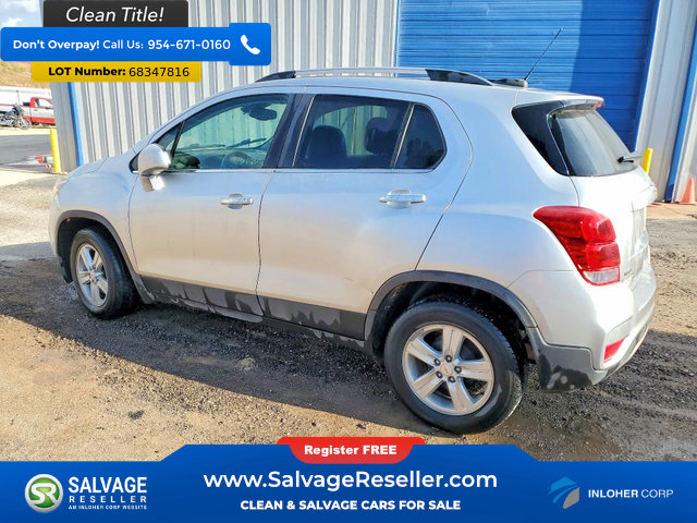 Used 2019 Chevrolet Trax LT w/ LT Convenience Package FWD image 3
