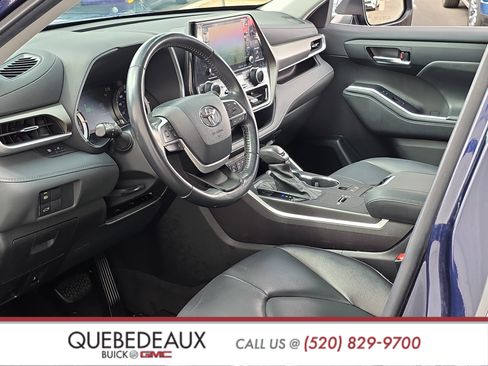 Used 2022 Toyota Highlander XLE FWD image 10