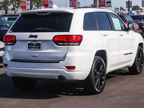 Used 2022 Jeep Grand Cherokee Laredo X RWD image 4