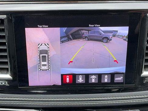 Used 2021 Chrysler Pacifica Limited w/ Uconnect Theater Family Group FWD image 26
