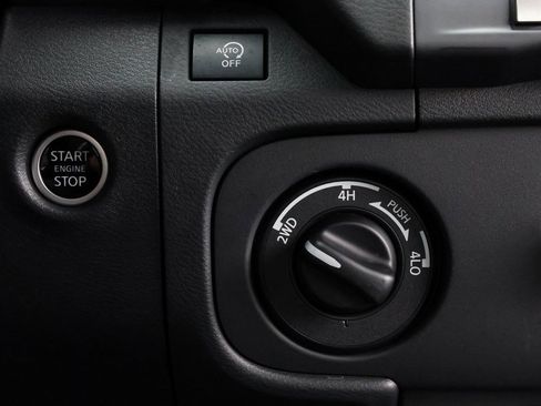 Used 2025 Nissan Frontier SV image 23