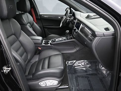 Certified 2024 Porsche Macan GTS AWD/4WD image 30