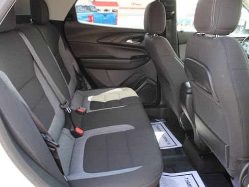 Used 2025 Chevrolet TrailBlazer LT FWD image 11