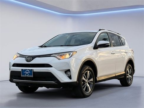 Used 2016 Toyota RAV4 XLE w/ Convenience Package image 7