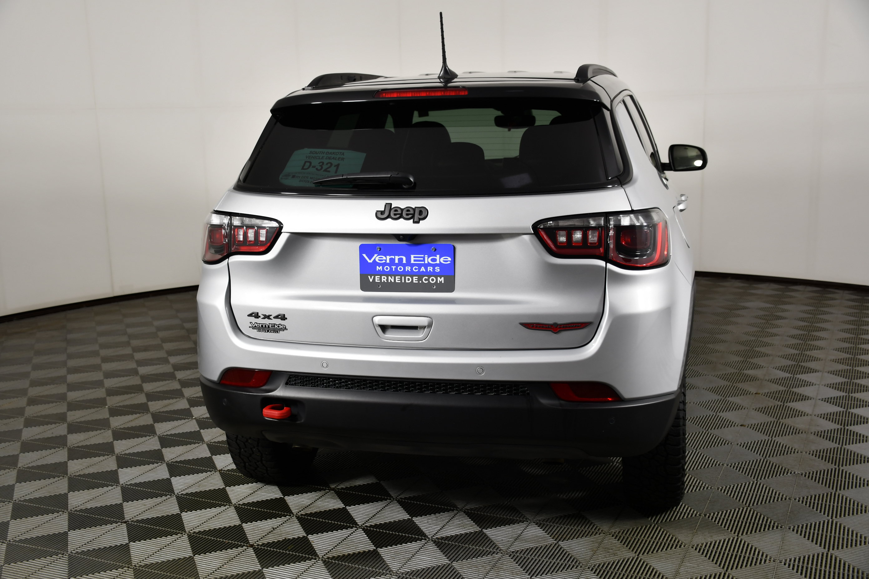 Used 2026 Jeep Compass Trailhawk AWD/4WD image 7