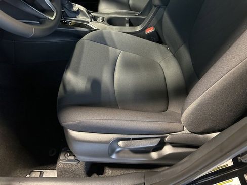 Used 2024 Toyota Corolla Cross LE image 16