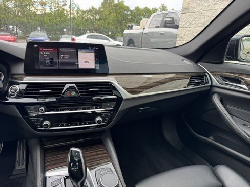 Used 2019 BMW 530i xDrive w/ M Sport Package AWD/4WD image 18