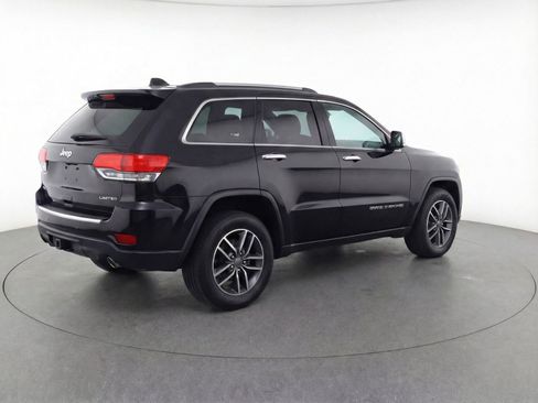 Used 2021 Jeep Grand Cherokee Limited w/ Trailer Tow Group IV image 3