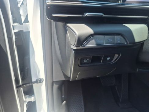 Used 2026 Genesis GV80 2.5T RWD image 13