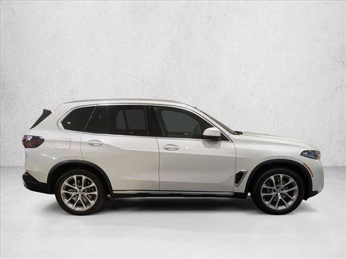 Certified 2026 BMW X5 xDrive40i w/ Climate Comfort Package AWD/4WD image 4