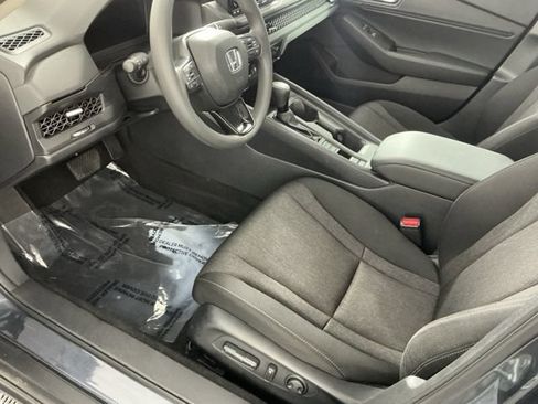 Used 2023 Honda Accord EX image 8